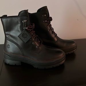 New Timberland leather boots size 9.5